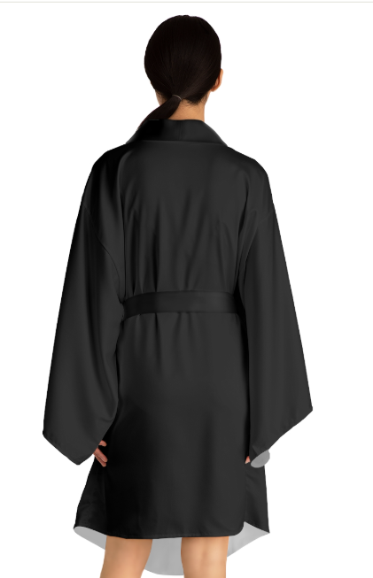 Elegante bata tipo kimono de manga larga negra para relajarse y cuidarse