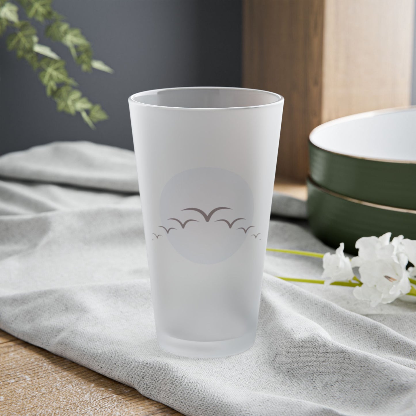 Serene Bird Pint Glass - Perfect for Relaxing Moments
