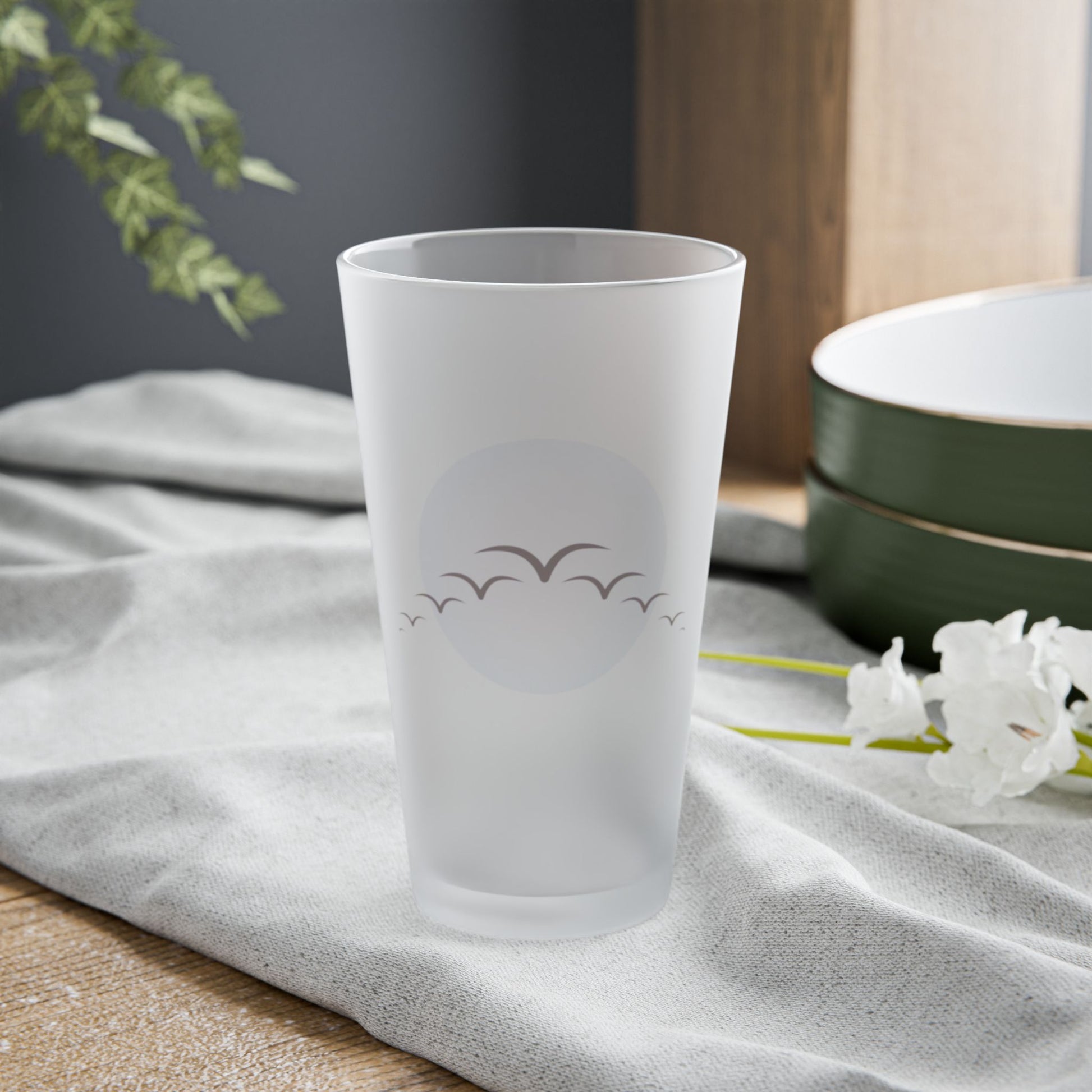 Serene Bird Pint Glass - Perfect for Relaxing Moments