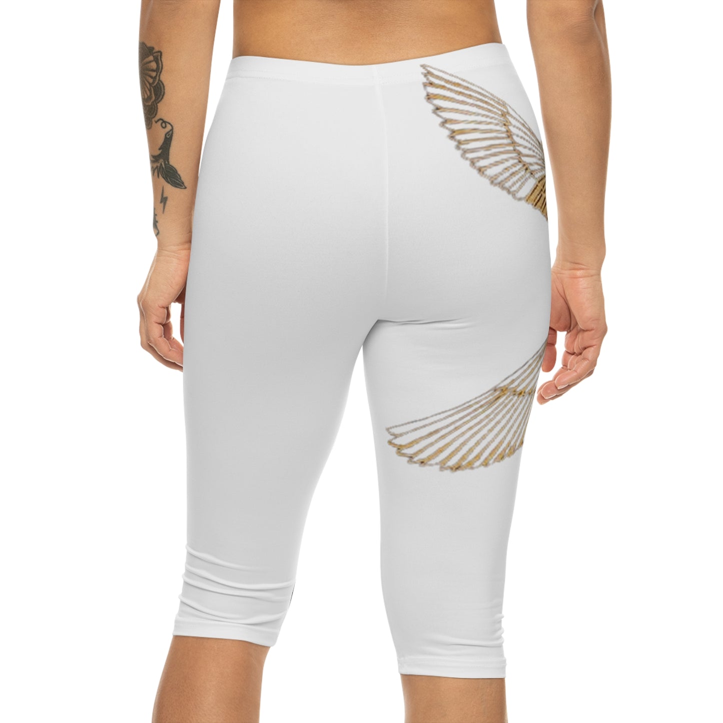 Elegant Egyptian-Inspired Women’s Capri Leggings with Golden Wing Design